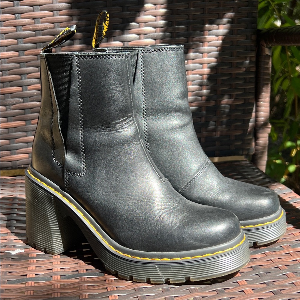 DR. MARTENS SPENCE LEATHER FLARED HEEL CHELSEA BOOTS